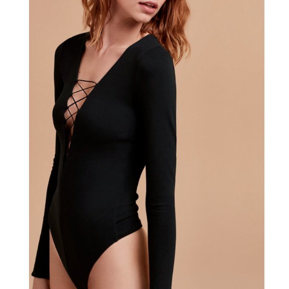 Wilfred Aritzia Free Mayowa Black Lace Up Bodysuit, Size Medium - Picture 4 of 12